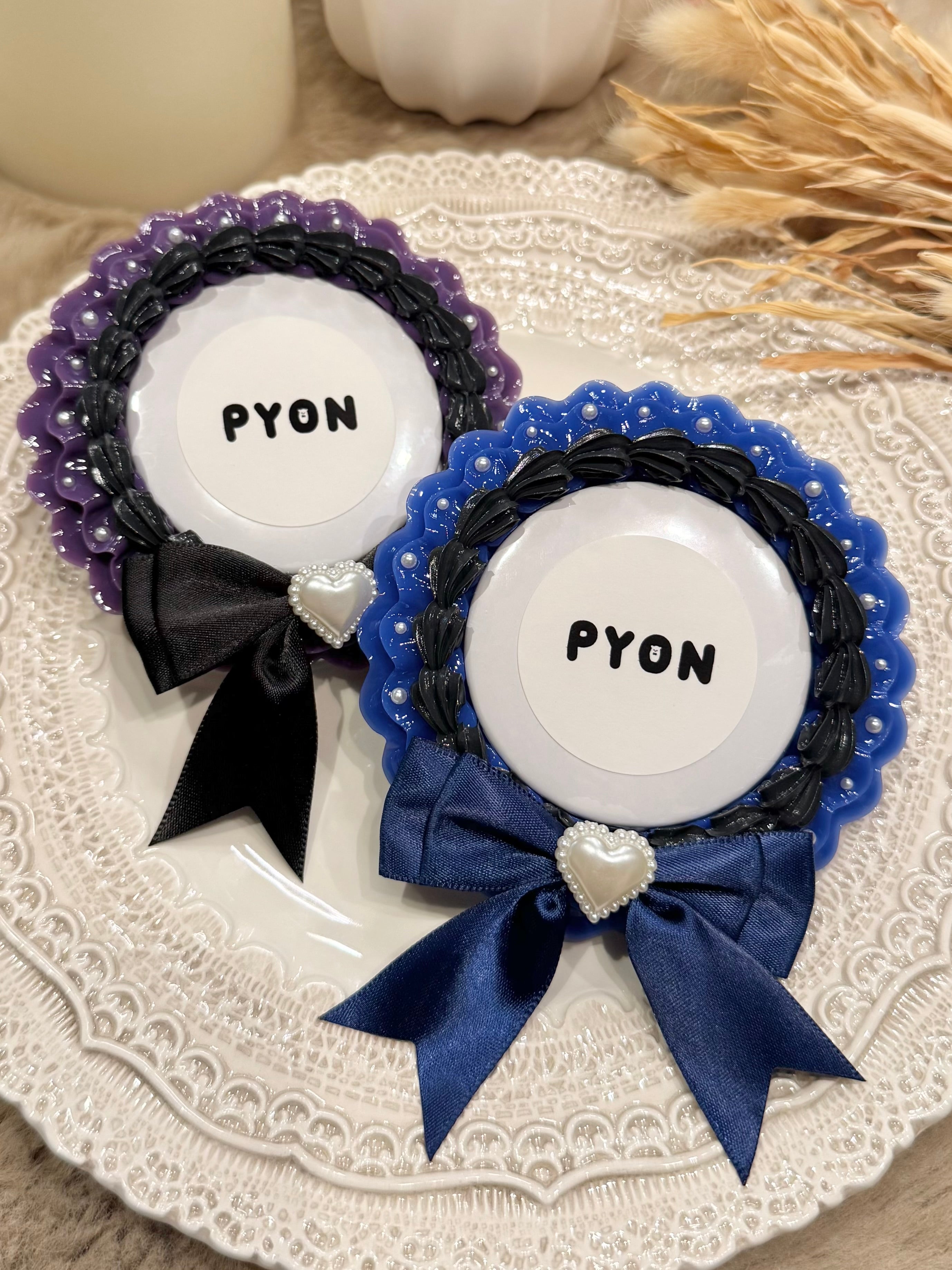 【限定受注販売】 フリルホイップ 缶バッジロゼット