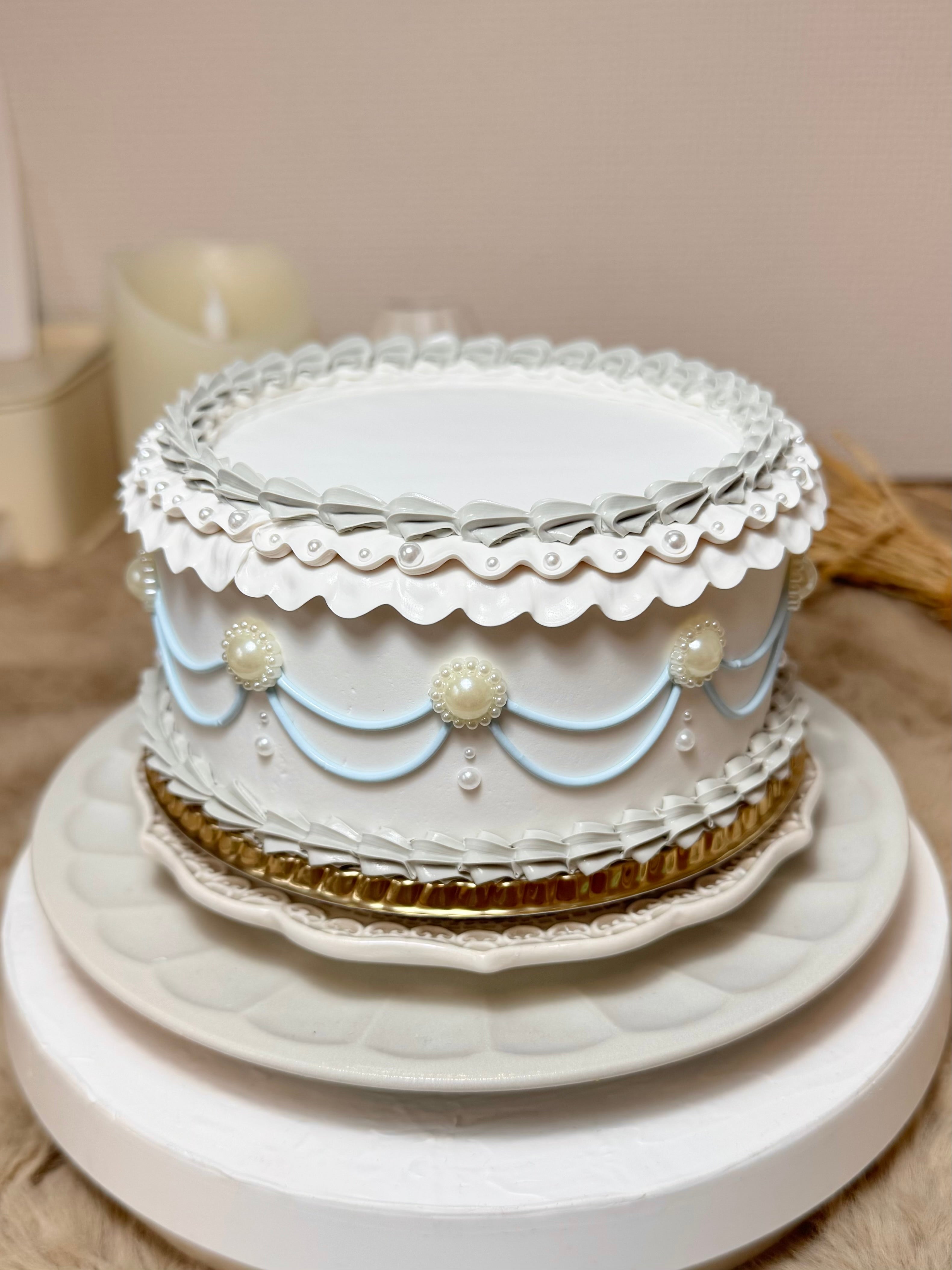 【限定受注販売】フリルホイップホールケーキ
