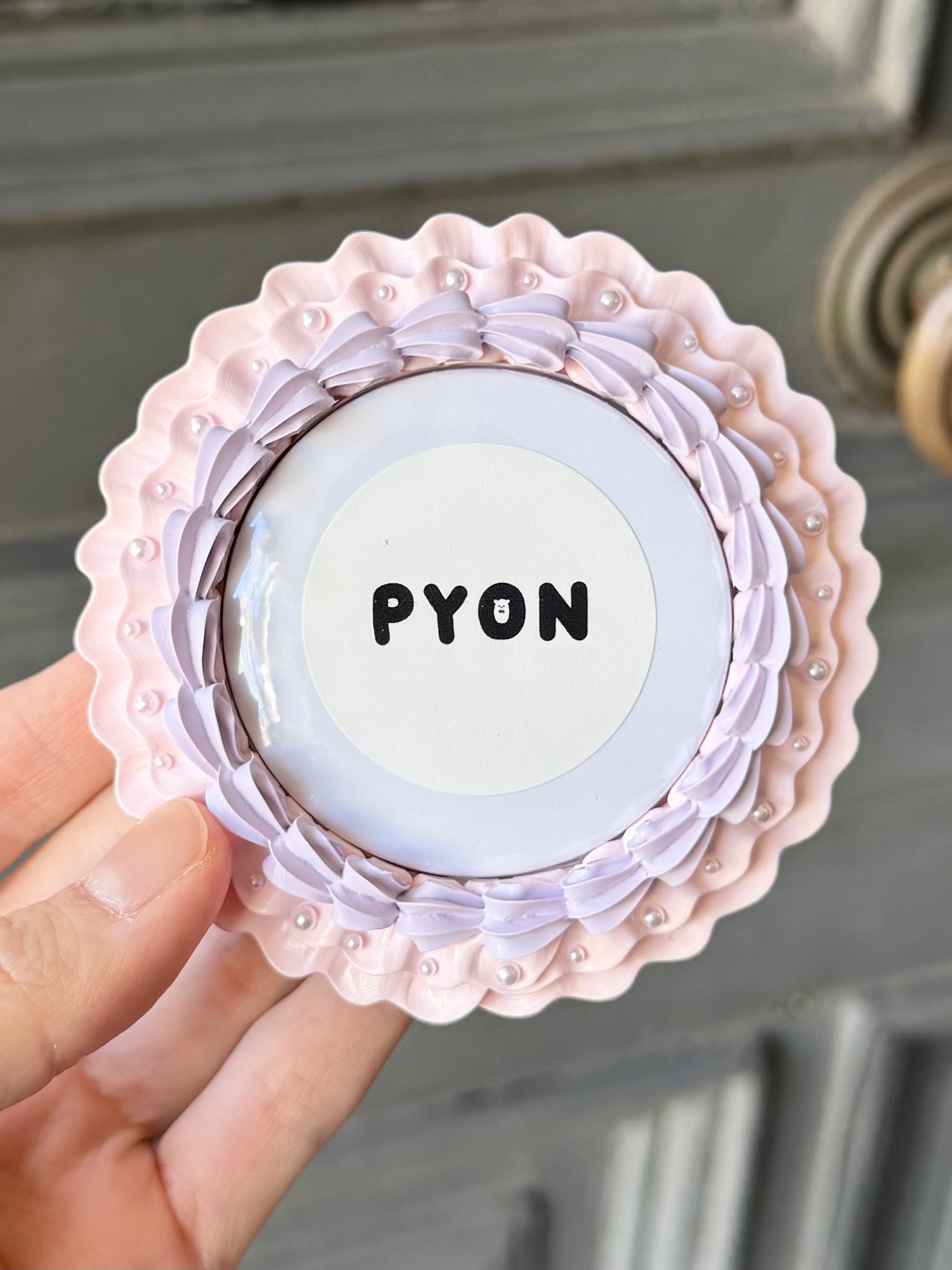 【限定受注販売】フリルホイップ缶バッジロゼット