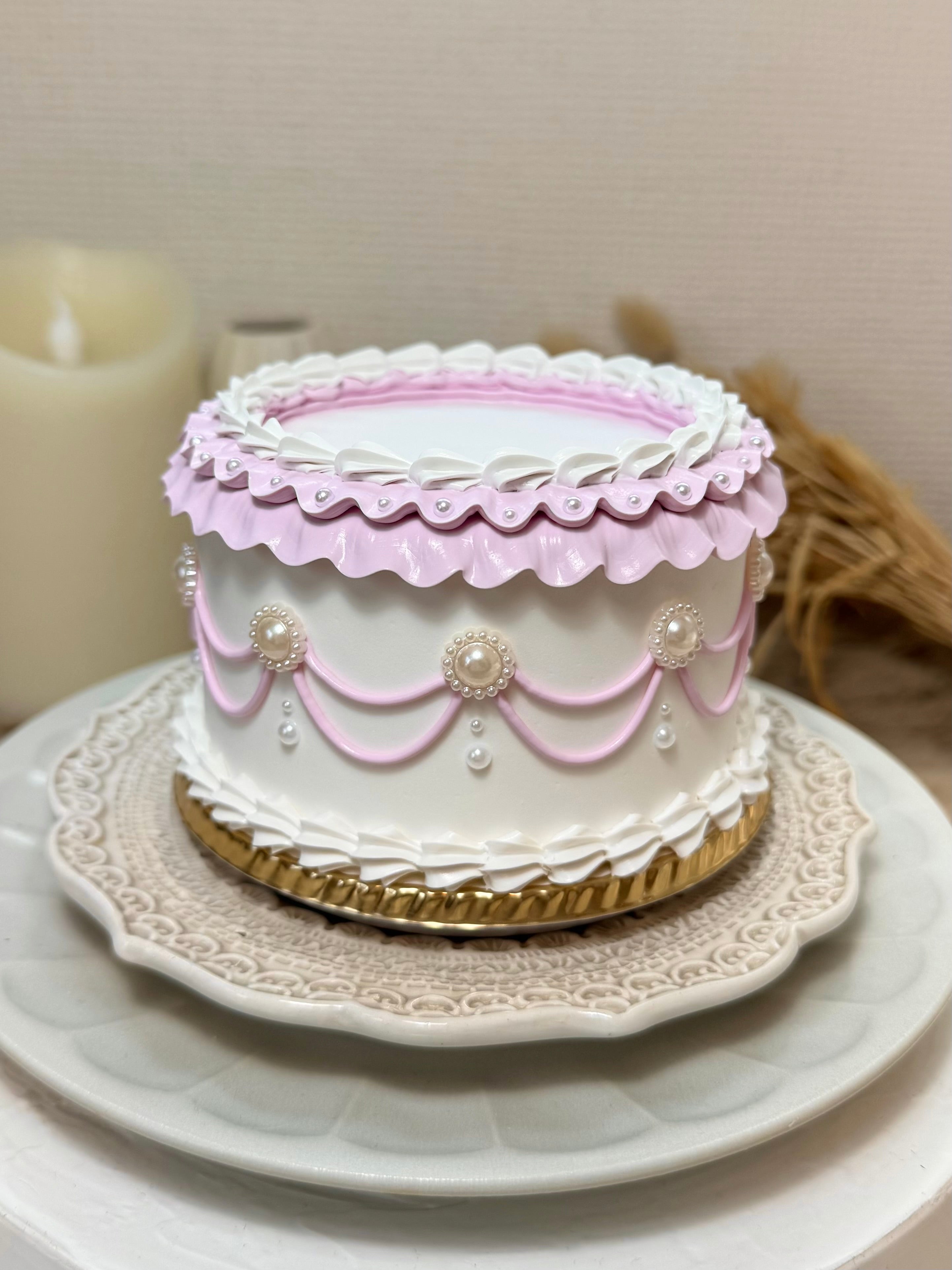【限定受注販売】フリルホイップホールケーキ