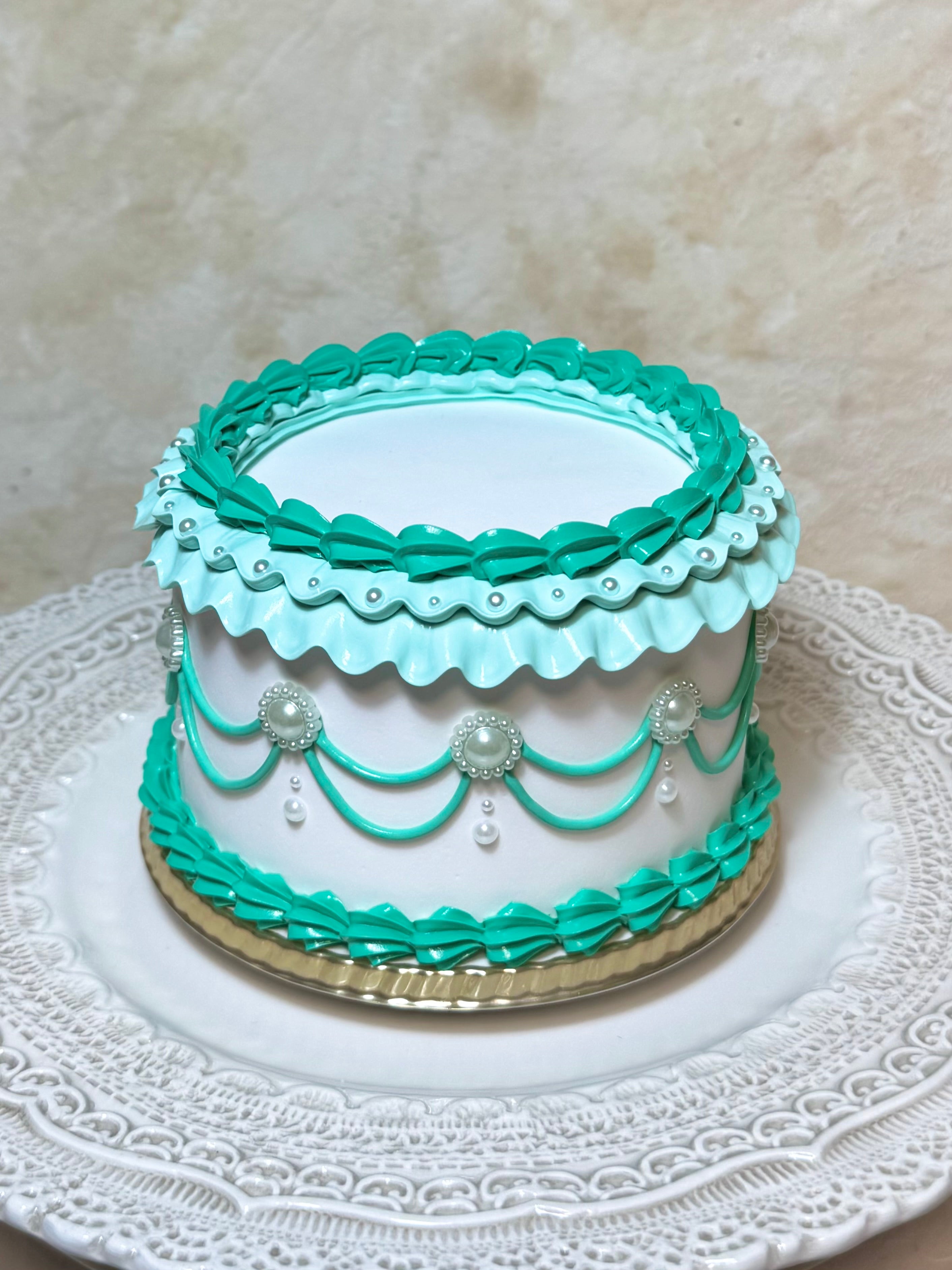 【限定受注販売】 フリルホイップ ホールケーキ