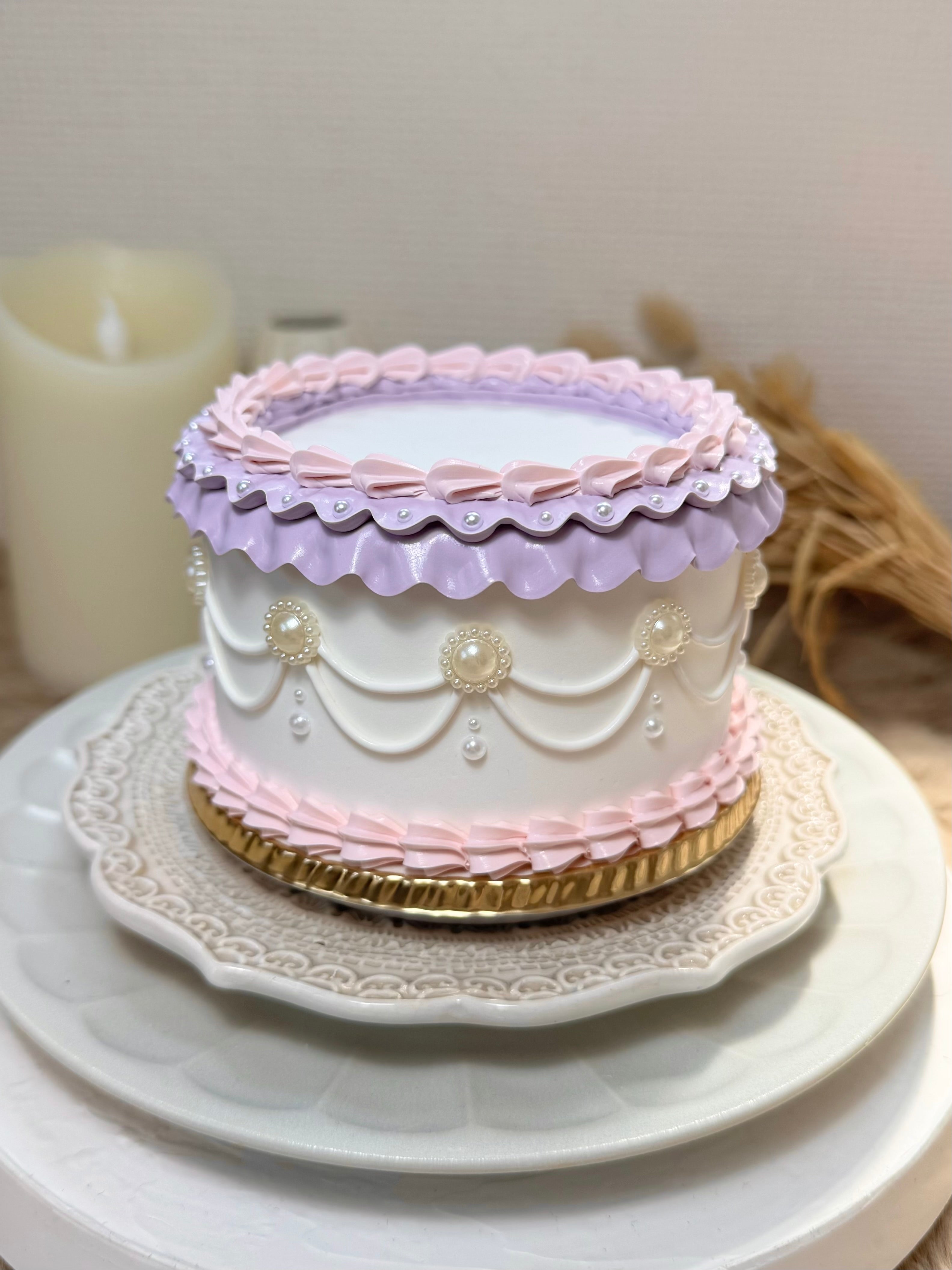 【限定受注販売】フリルホイップホールケーキ