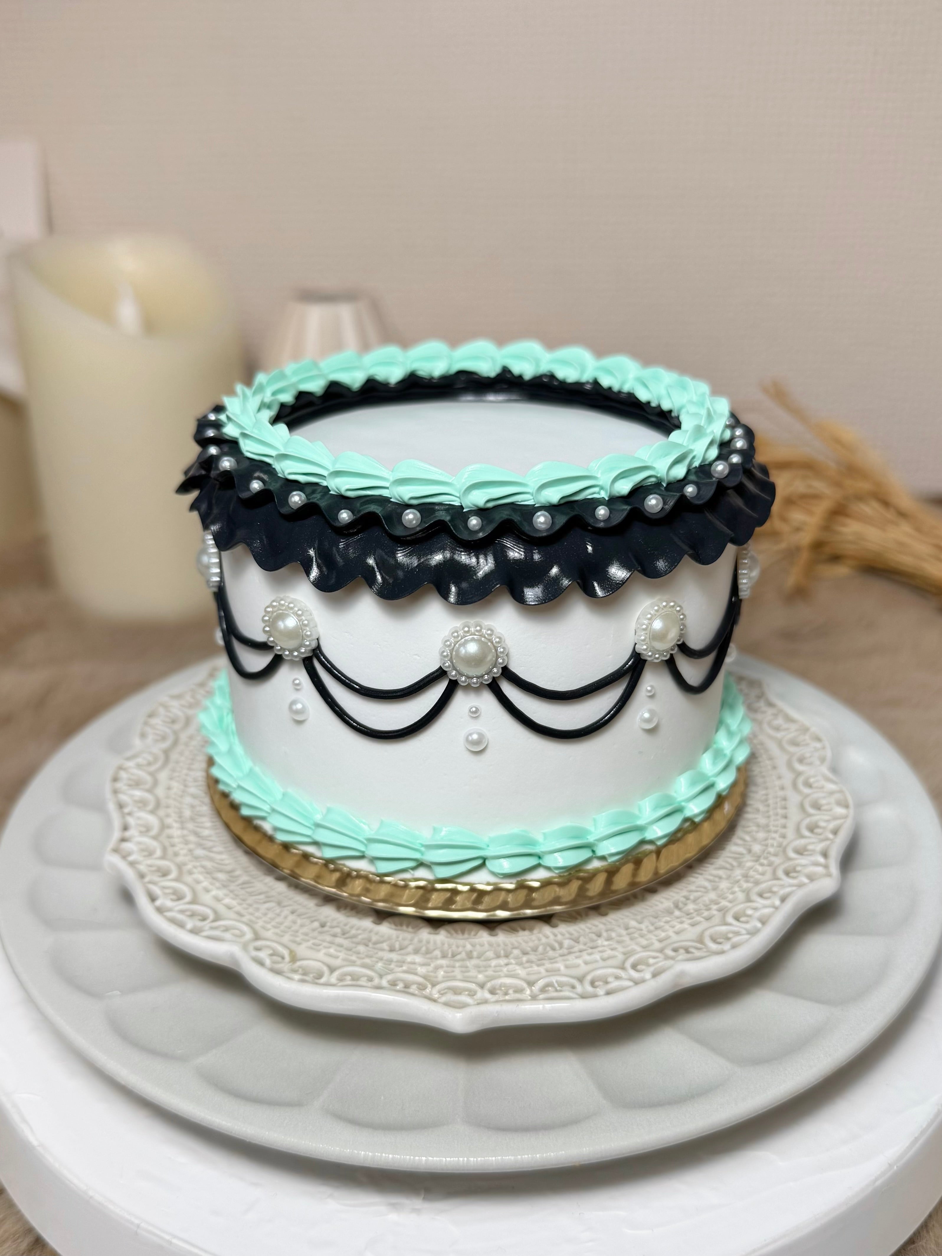 【限定受注販売】フリルホイップホールケーキ