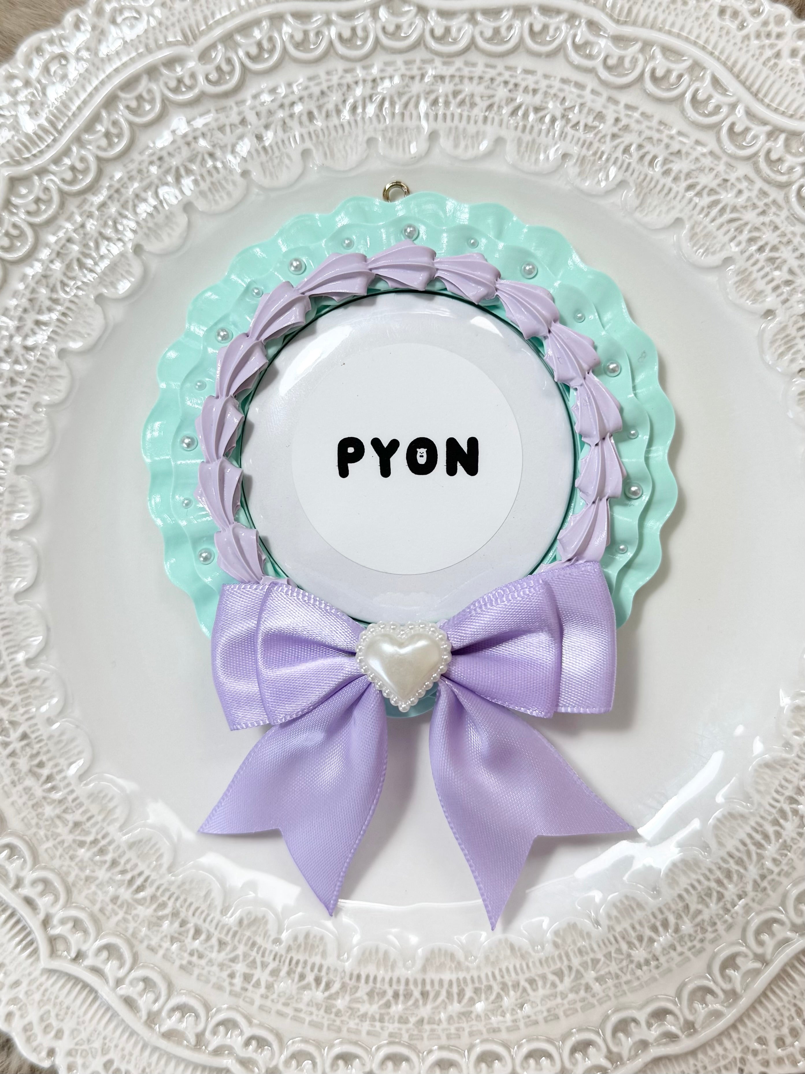 【限定受注販売】 フリルホイップ 缶バッジロゼット