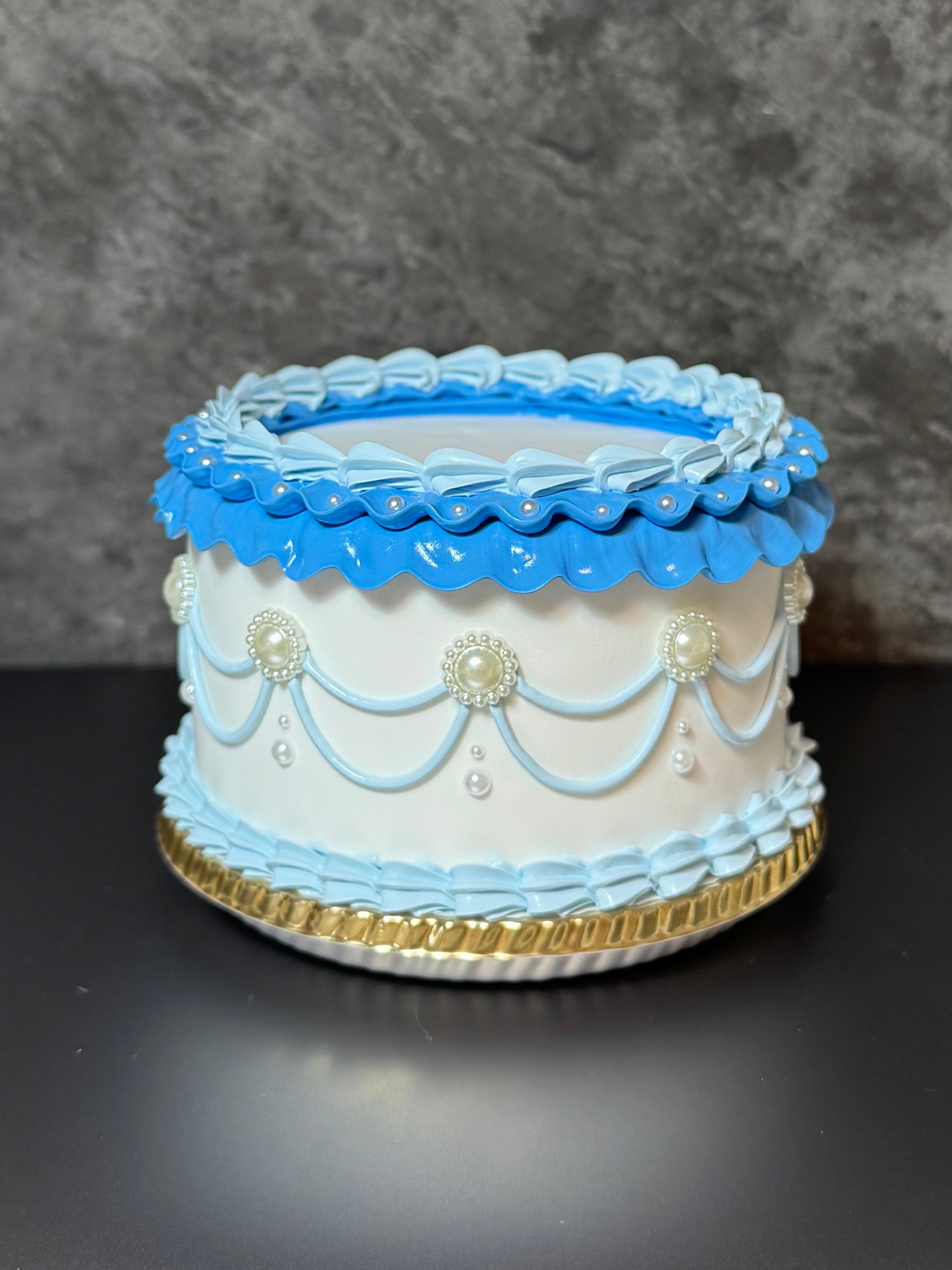 【限定受注販売】フリルホイップホールケーキ