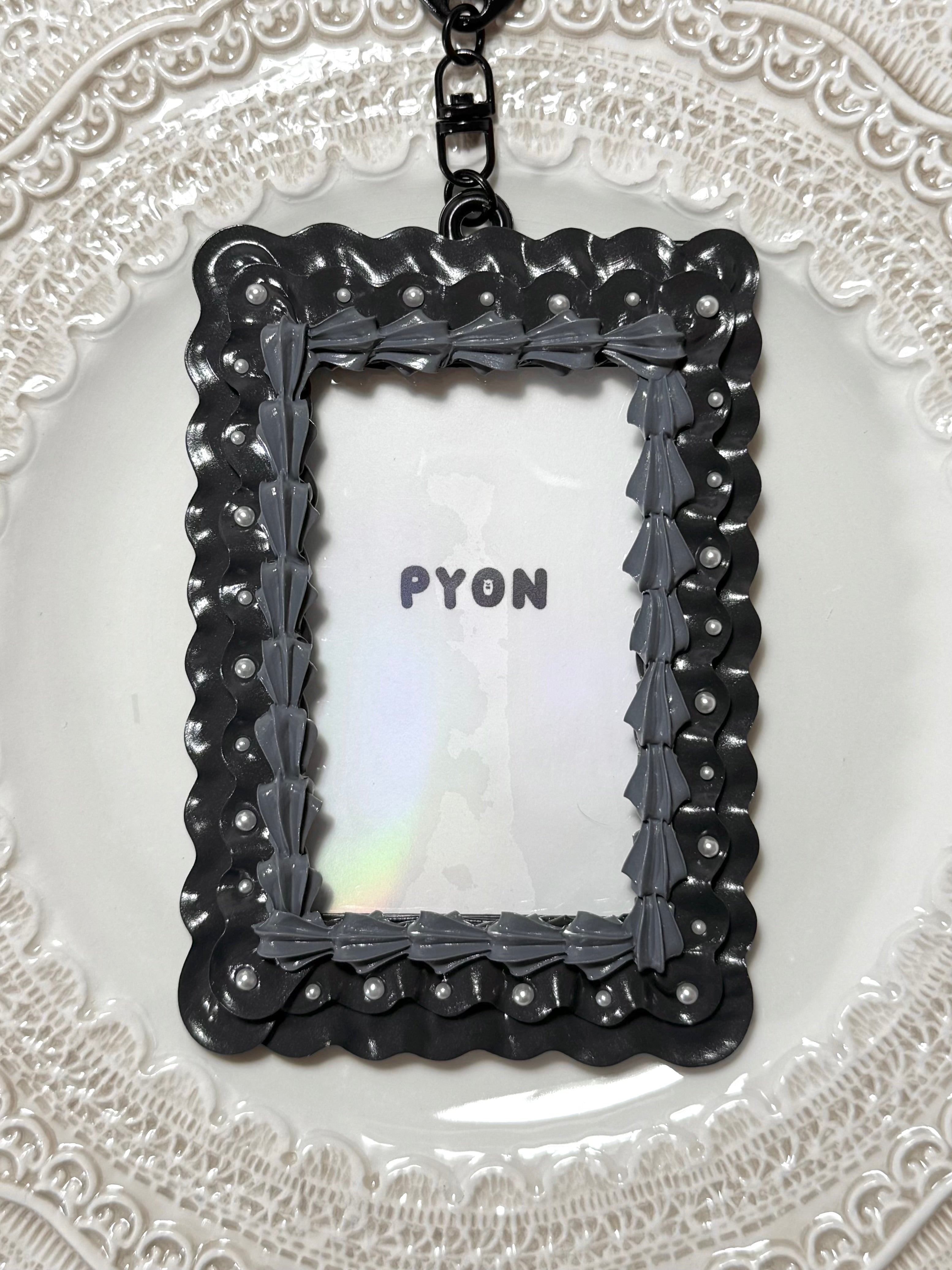 アクセサリー pyon 限定受注販売】 スパイラルホイップ トレカケース