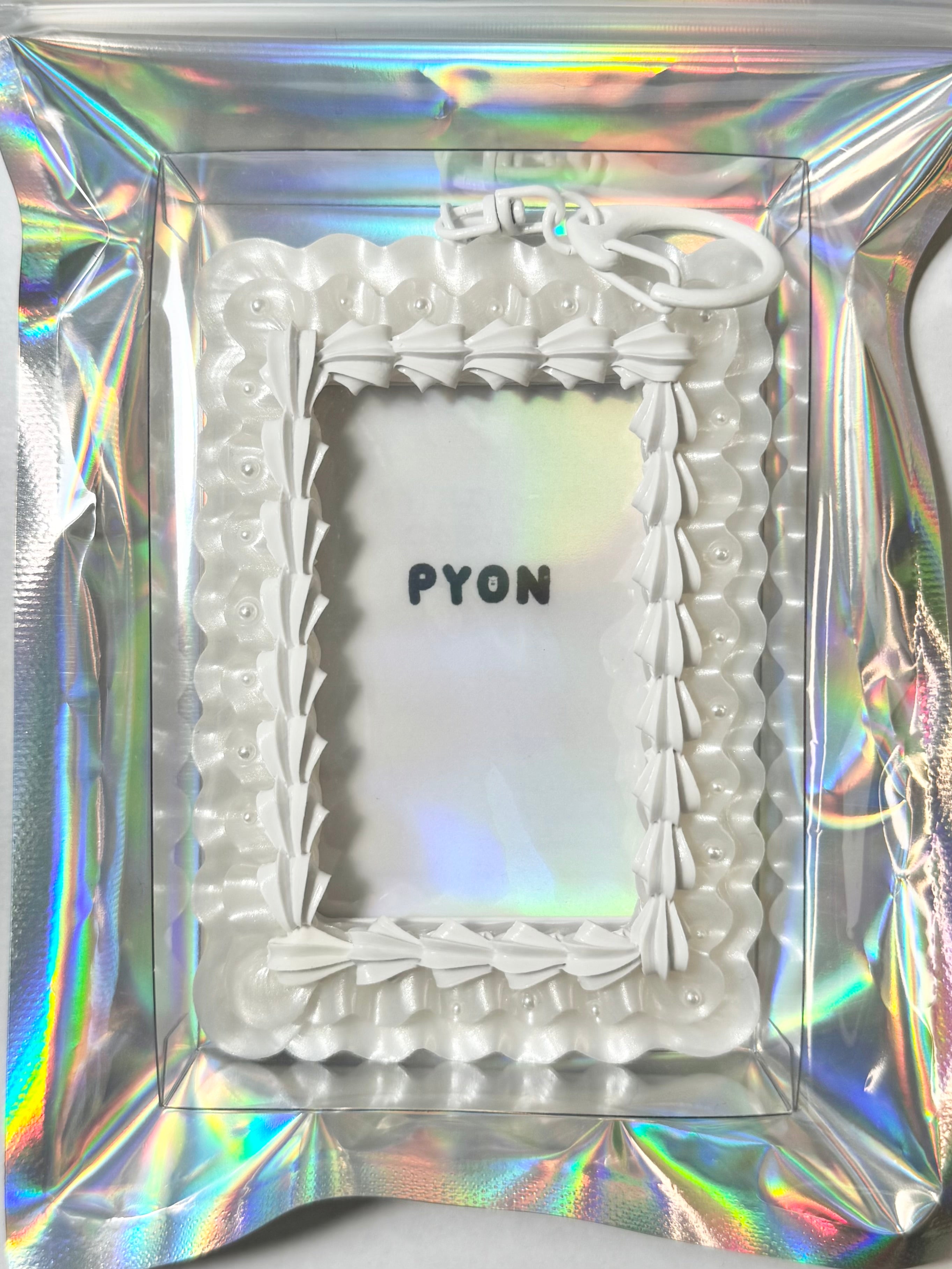 【35】B8 旧キーホルダー（今のキーホルダーよりも若干小さめ）