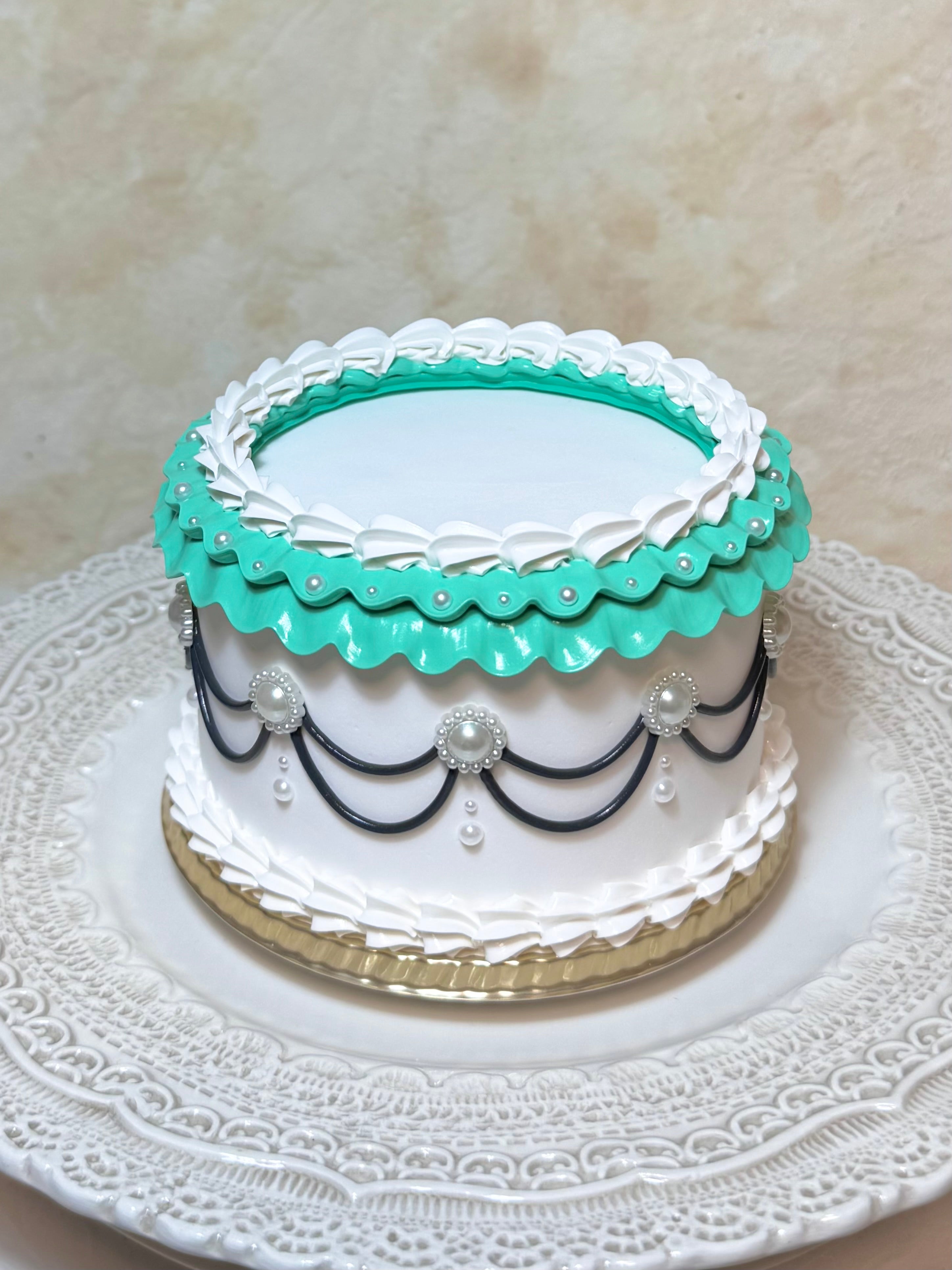 【限定受注販売】 フリルホイップ ホールケーキ