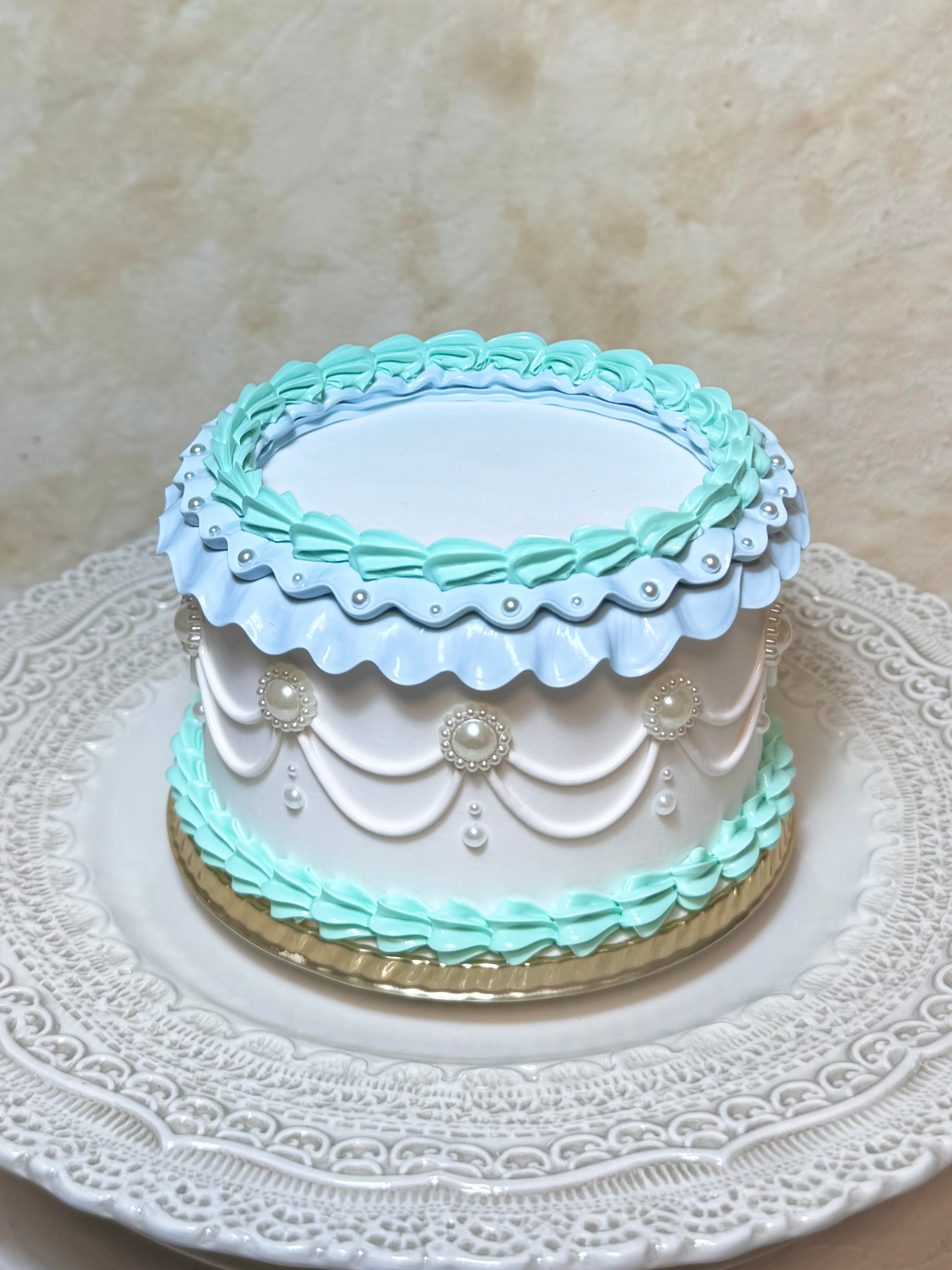 【限定受注販売】 フリルホイップ ホールケーキ