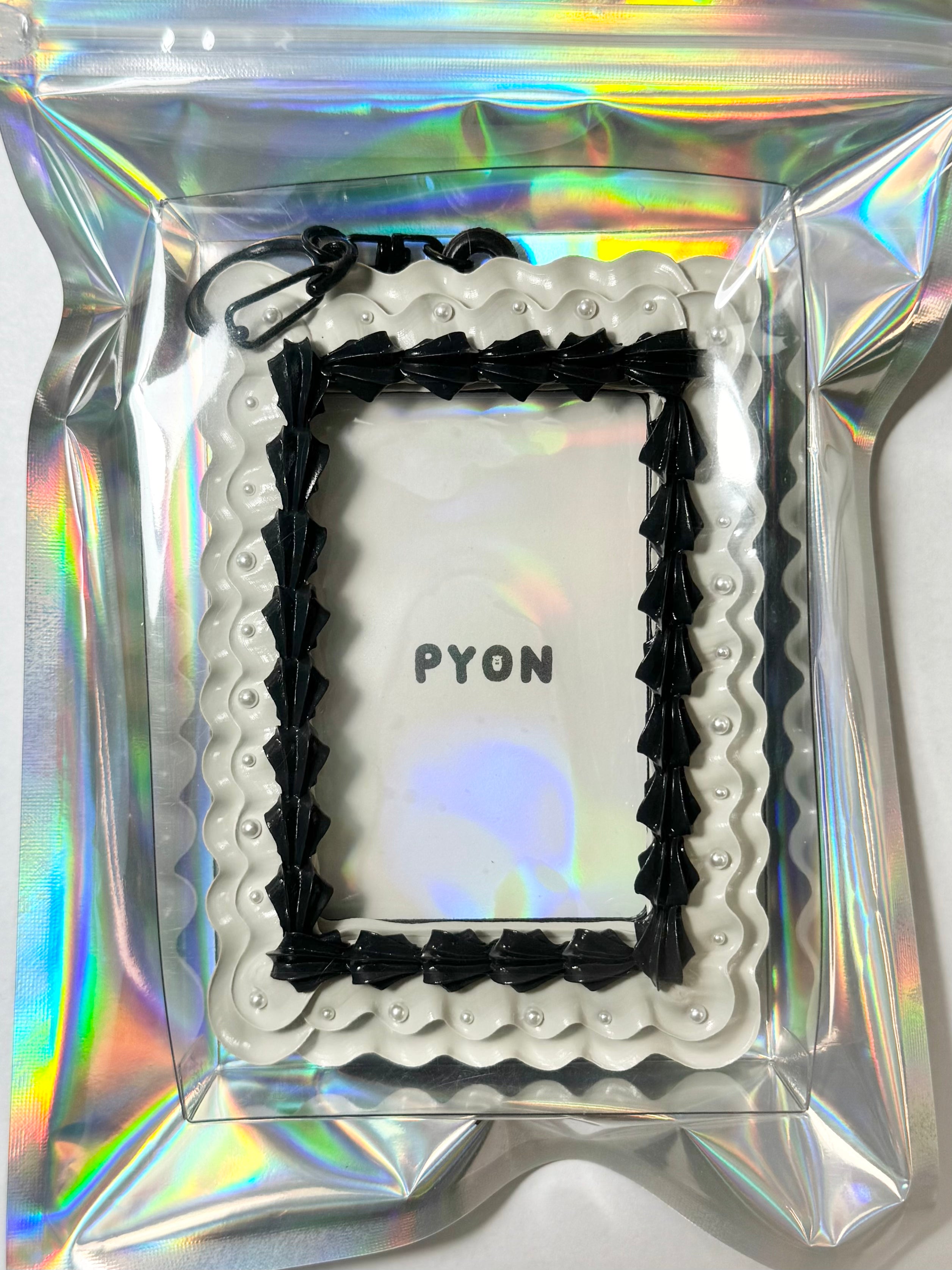 【37】B8 旧キーホルダー（今のキーホルダーよりも若干小さめ）